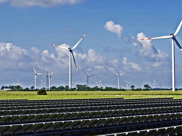 India launches world's largest hybrid renewable energy cluster