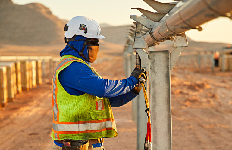 Senator proposes to restore 5% safe harbor for utility scale solar projects